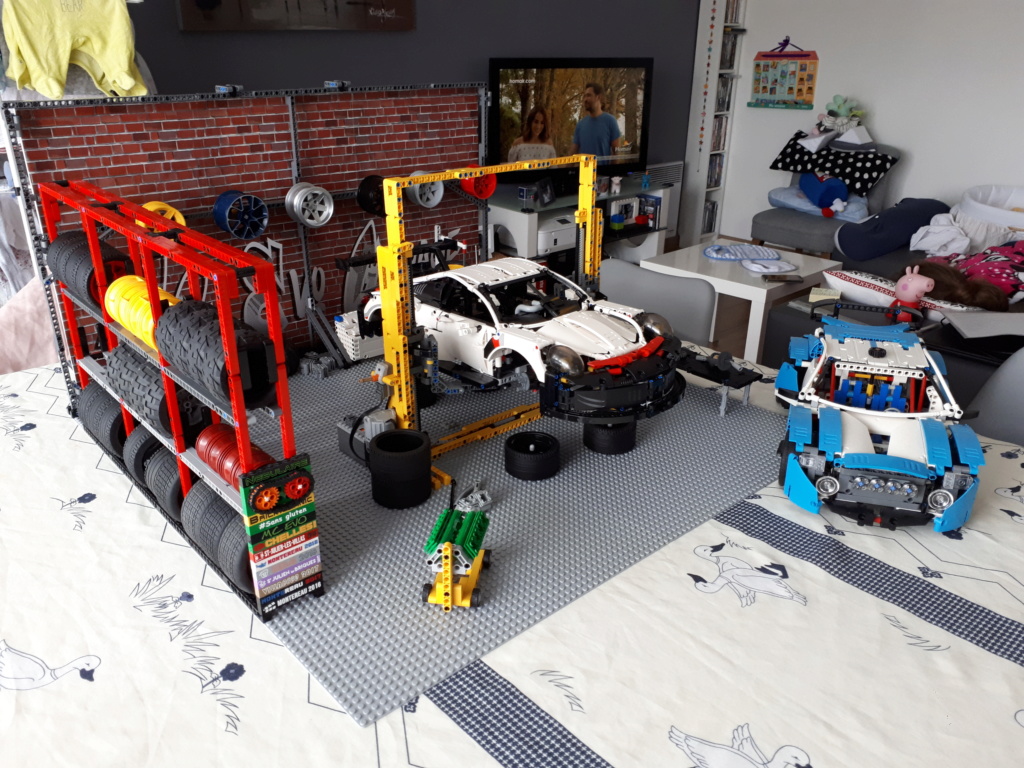 Lego sales car mechanic